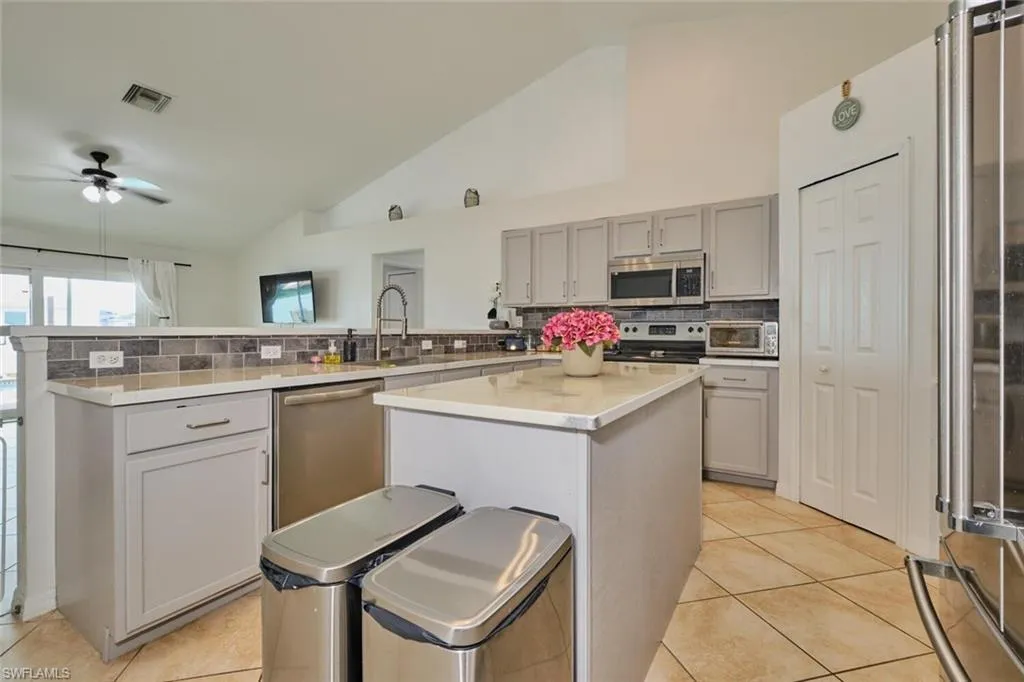 2309 10th AVE, Cape Coral, FL 33993,224071011