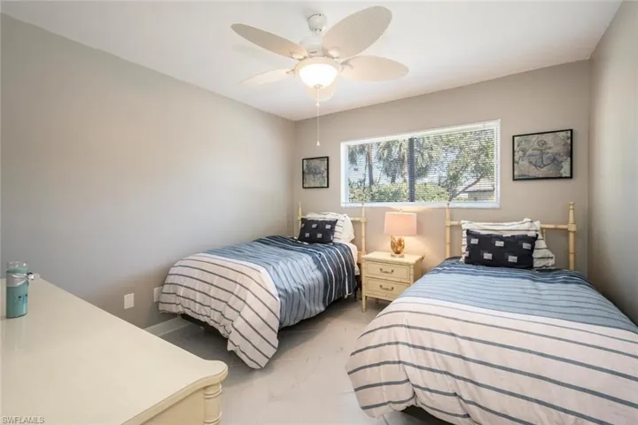 Guest bedroom.