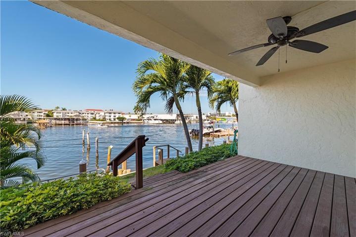 800  River Point  DR, Naples, FL 34102