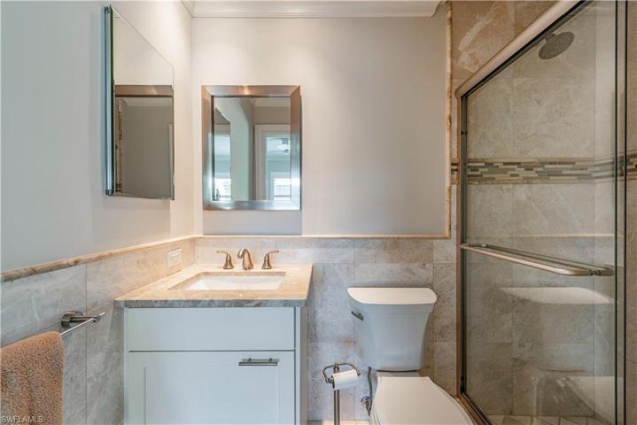 800  River Point  DR, Naples, FL 34102