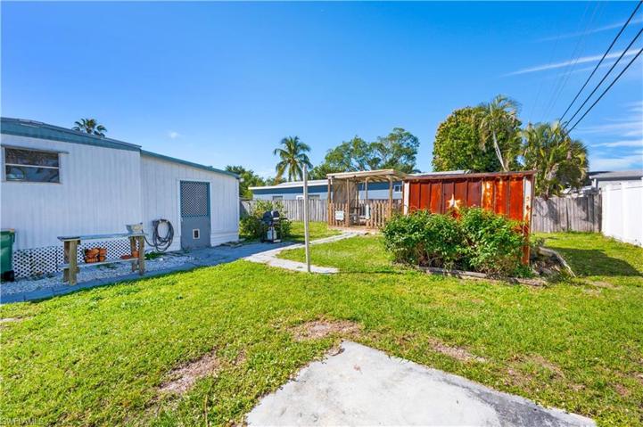 15  Royal Cove  DR, NAPLES, FL 34110