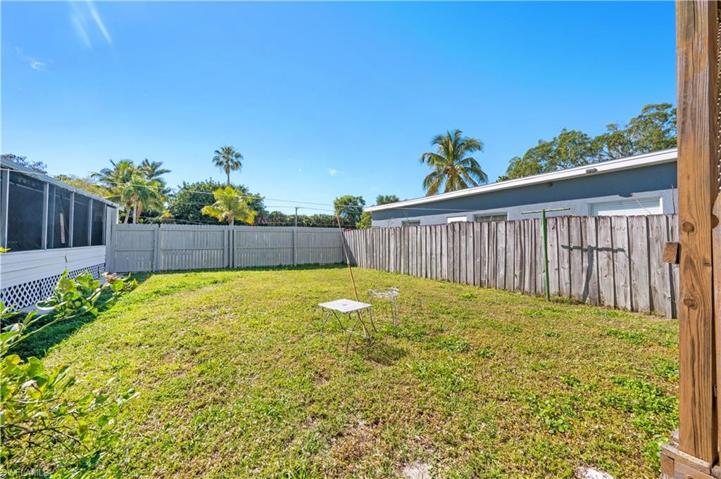 15  Royal Cove  DR, NAPLES, FL 34110