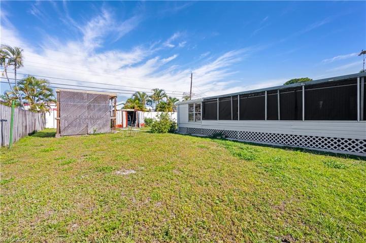 15  Royal Cove  DR, NAPLES, FL 34110