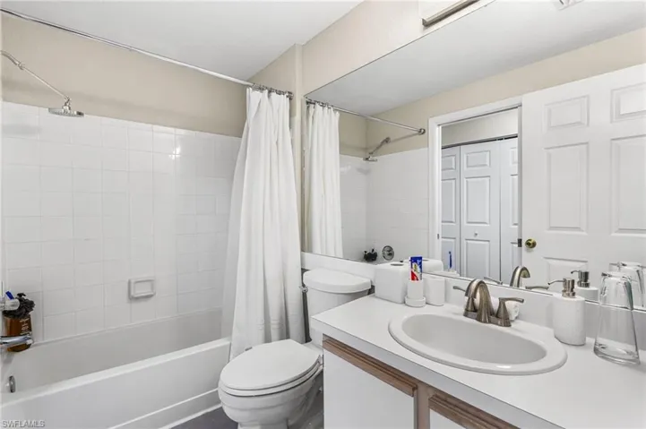 6401  Aragon  WAY, Fort Myers, FL 33966