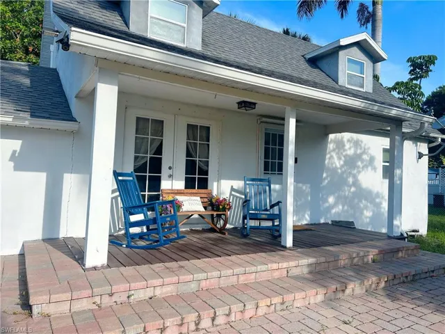 2861 N 2nd  ST, North Fort Myers, FL 33917