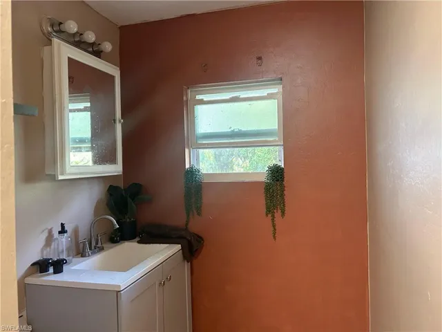 2861 N 2nd  ST, North Fort Myers, FL 33917