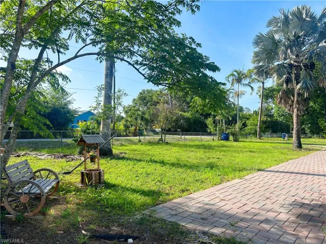2861 N 2nd  ST, North Fort Myers, FL 33917