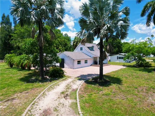2861 N 2nd  ST, North Fort Myers, FL 33917