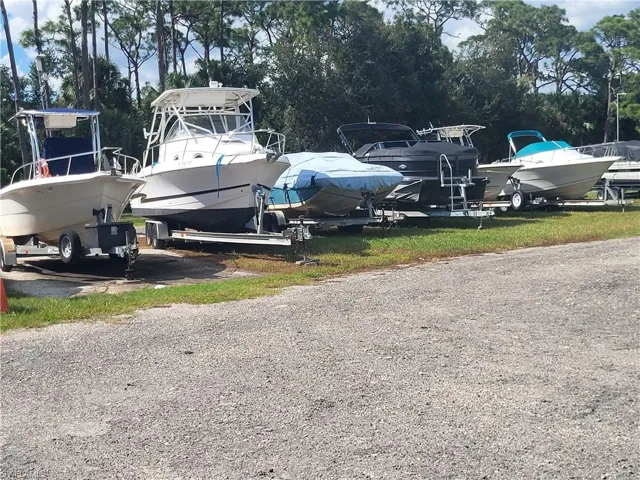 Boat storage, park has gulf access!