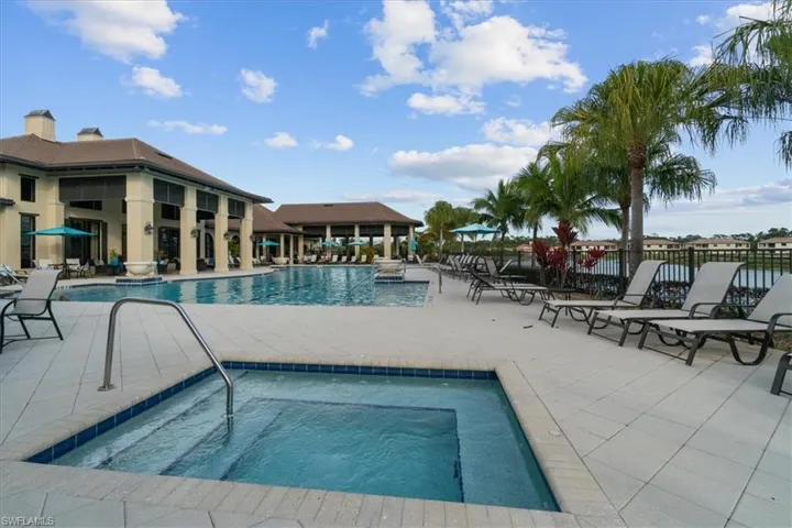 2014  Mustique  ST, Naples, FL 34120
