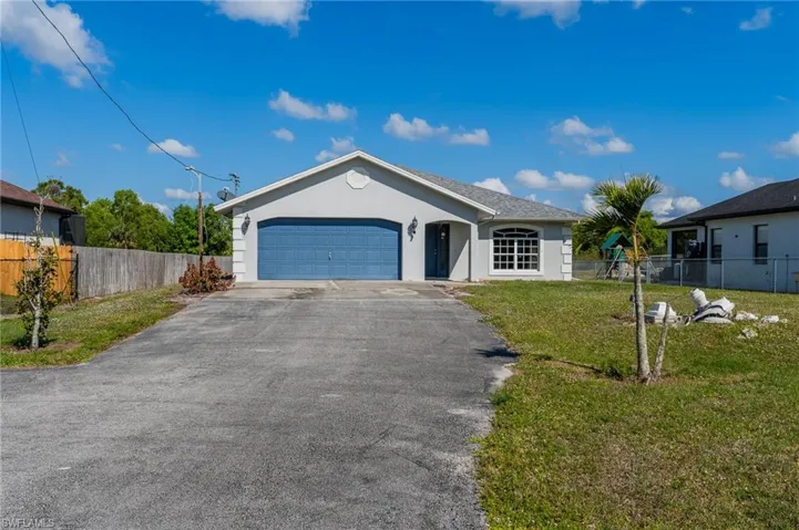3761  39th NE AVE, Naples, FL 34120