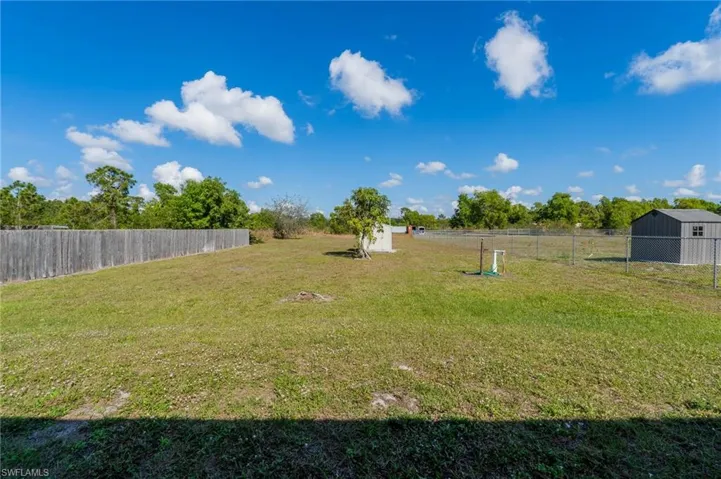 3761  39th NE AVE, Naples, FL 34120