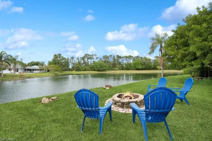Firepit - 19220 Pine Run Ln