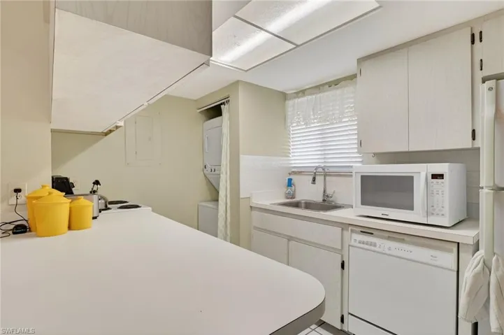 3351  Royal Canadian  TRCE, Fort Myers, FL 33907