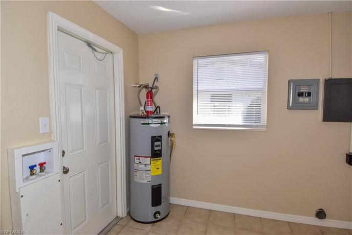 Large Laundry/Mud Room