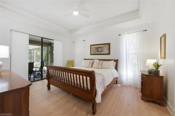 Primary/King-Sized Bed