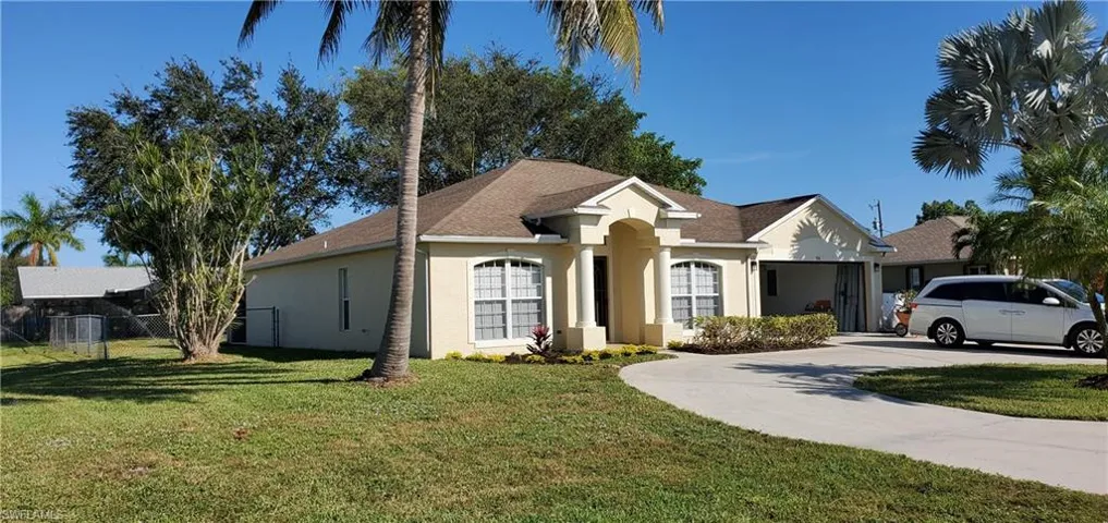 901 SE 30th  ST, Cape Coral, FL 33904