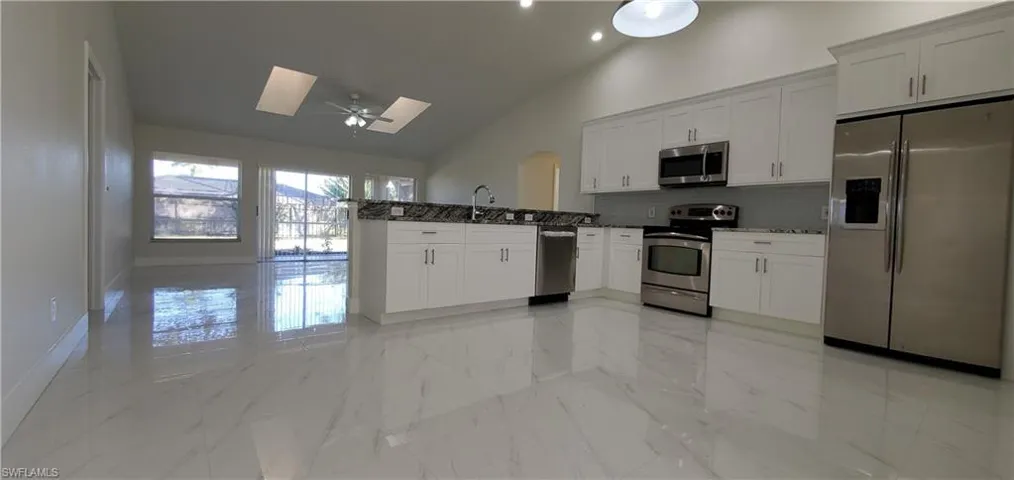 901 SE 30th  ST, Cape Coral, FL 33904