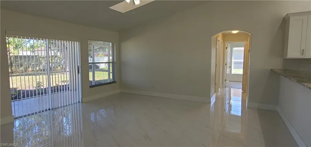 901 SE 30th  ST, Cape Coral, FL 33904