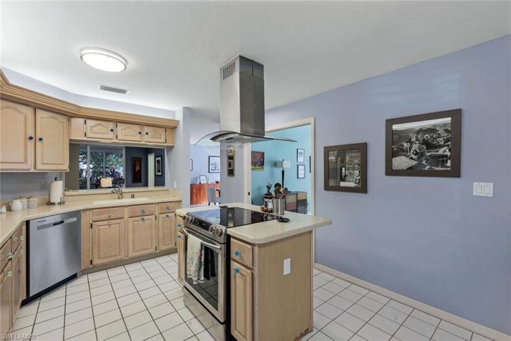 166 Via Perignon # 2, NAPLES FL 34119