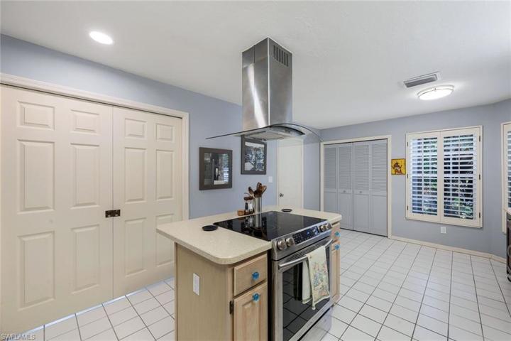 166 Via Perignon # 2, NAPLES FL 34119