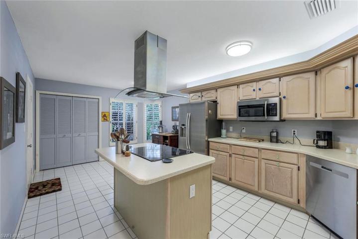 166 Via Perignon # 2, NAPLES FL 34119