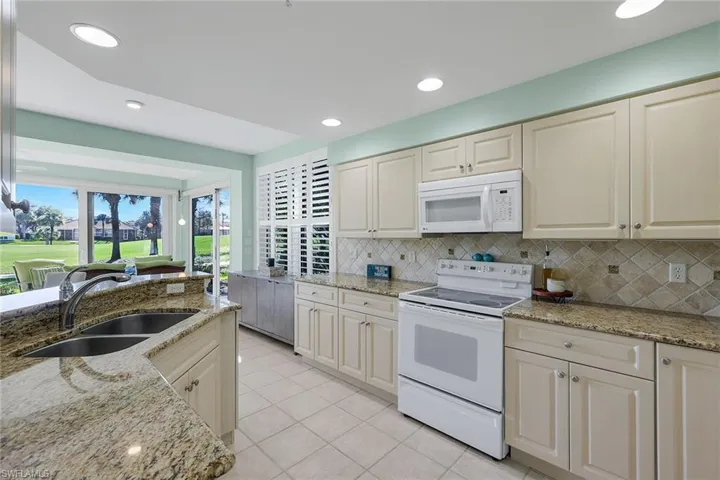 25276 Pelican Creek Cir 102, Bonita Springs, Florida 34134