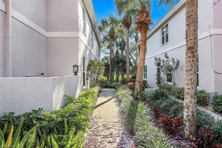 25276 Pelican Creek Cir 102, Bonita Springs, Florida 34134