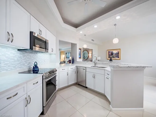 8430  Abbington  CIR, Naples, FL 34108