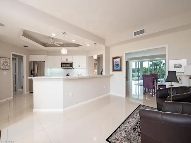 8430  Abbington  CIR, Naples, FL 34108