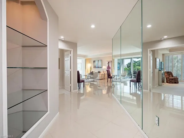 8430  Abbington  CIR, Naples, FL 34108
