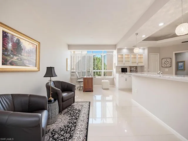 8430  Abbington  CIR, Naples, FL 34108
