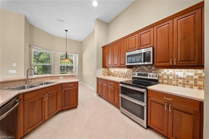 7914 Founders Cir, Naples, Florida 34104