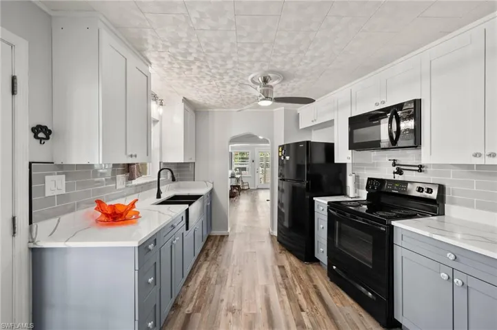 204 Sun Cir, Fort Myers, Florida 33905