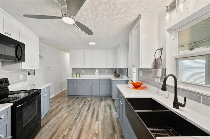204 Sun Cir, Fort Myers, Florida 33905