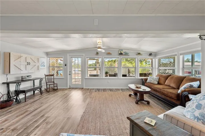204 Sun Cir, Fort Myers, Florida 33905