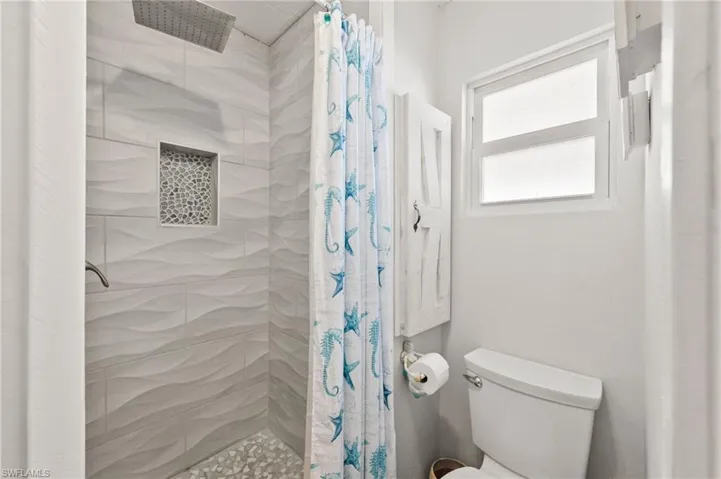 204 Sun Cir, Fort Myers, Florida 33905