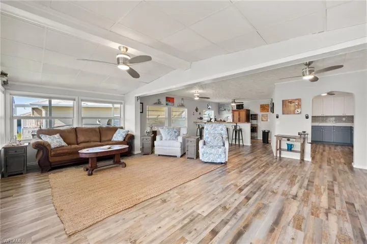204 Sun Cir, Fort Myers, Florida 33905