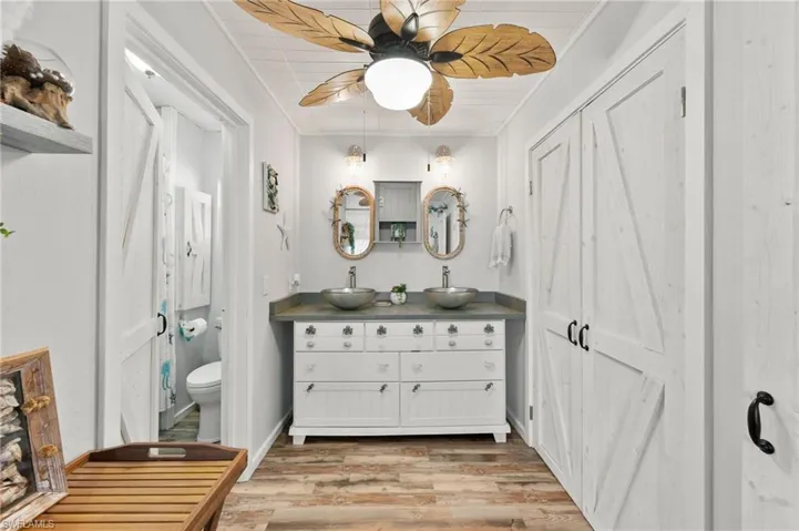 204 Sun Cir, Fort Myers, Florida 33905