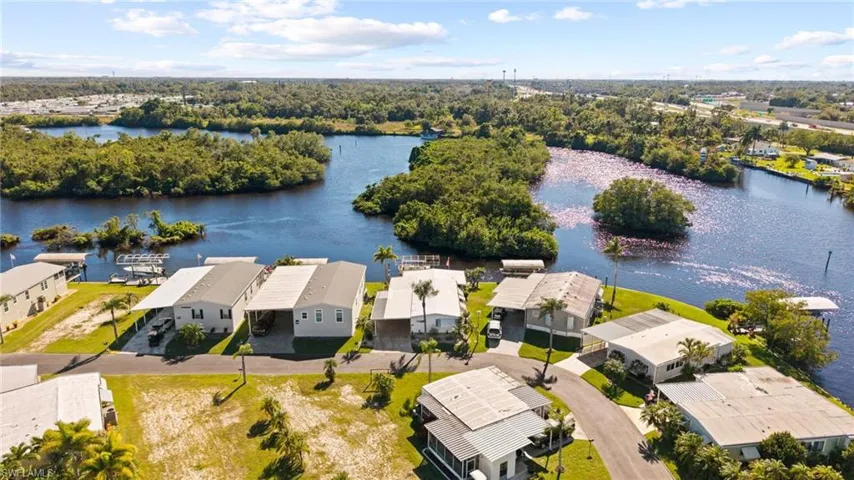 204 Sun Cir, Fort Myers, Florida 33905
