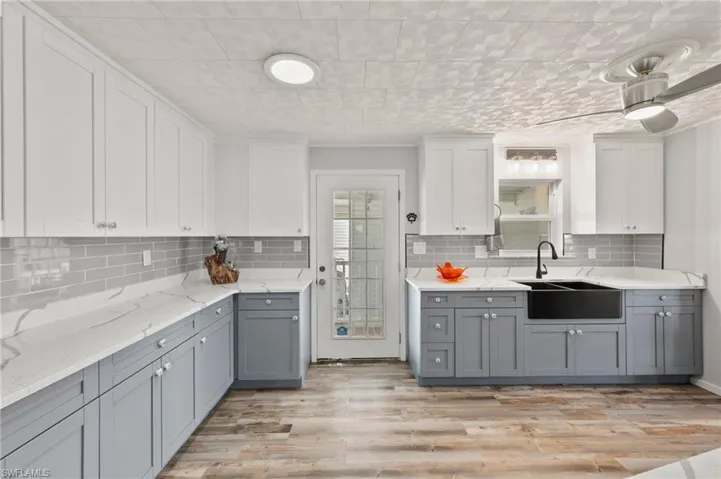 204 Sun Cir, Fort Myers, Florida 33905