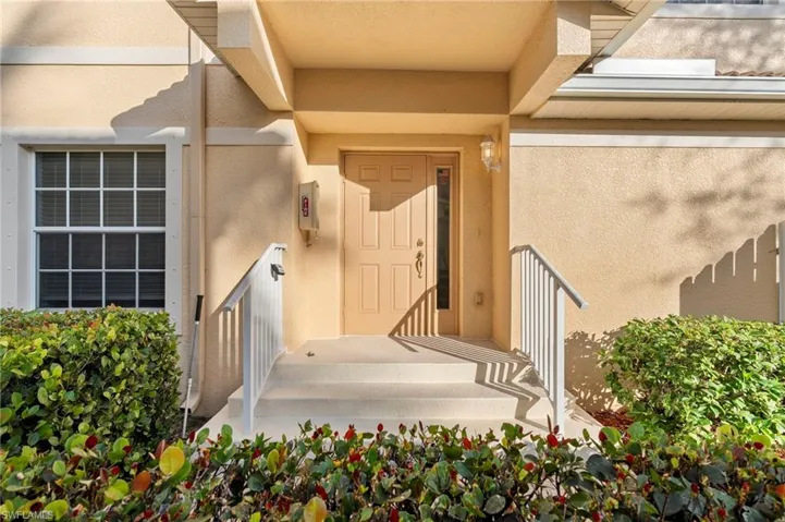 6010  Jonathans Bay  CIR, Fort Myers, FL 33908