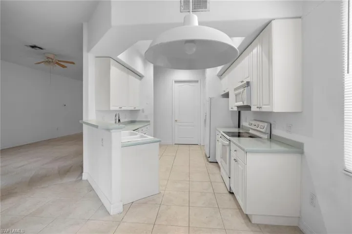 6010  Jonathans Bay  CIR, Fort Myers, FL 33908