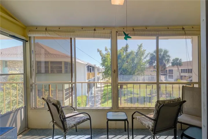 Sunroom / solarium with plenty of natural light