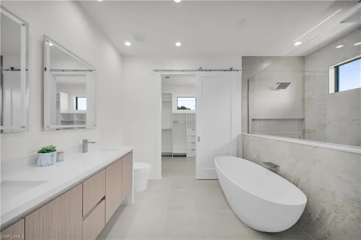 106 NE 11th  TER, Cape Coral, FL 33909