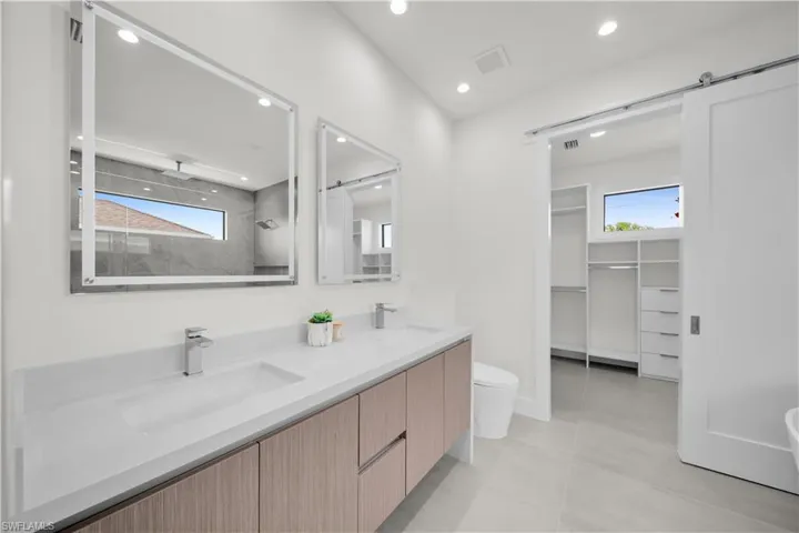 106 NE 11th  TER, Cape Coral, FL 33909
