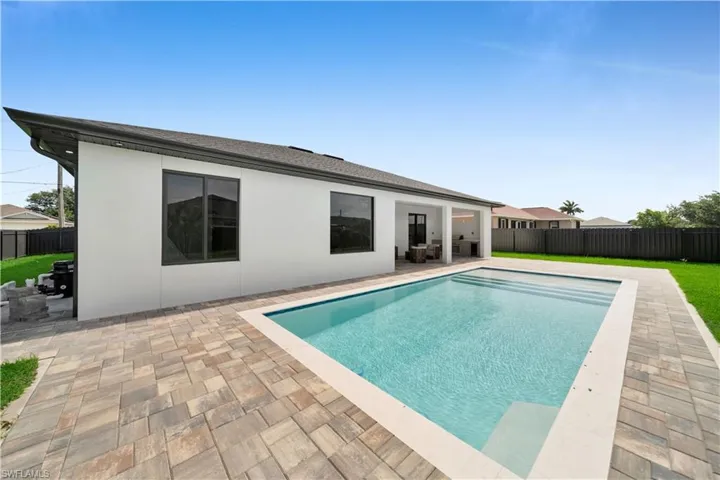 106 NE 11th  TER, Cape Coral, FL 33909