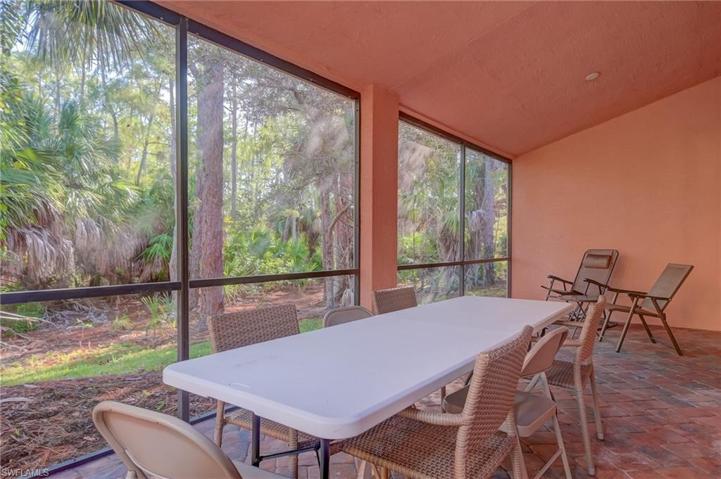 Screened-in lanai
