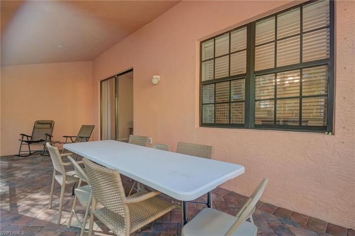Large lanai