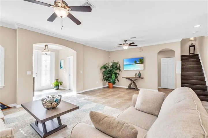 1517  Birdie  DR, Naples, FL 34120